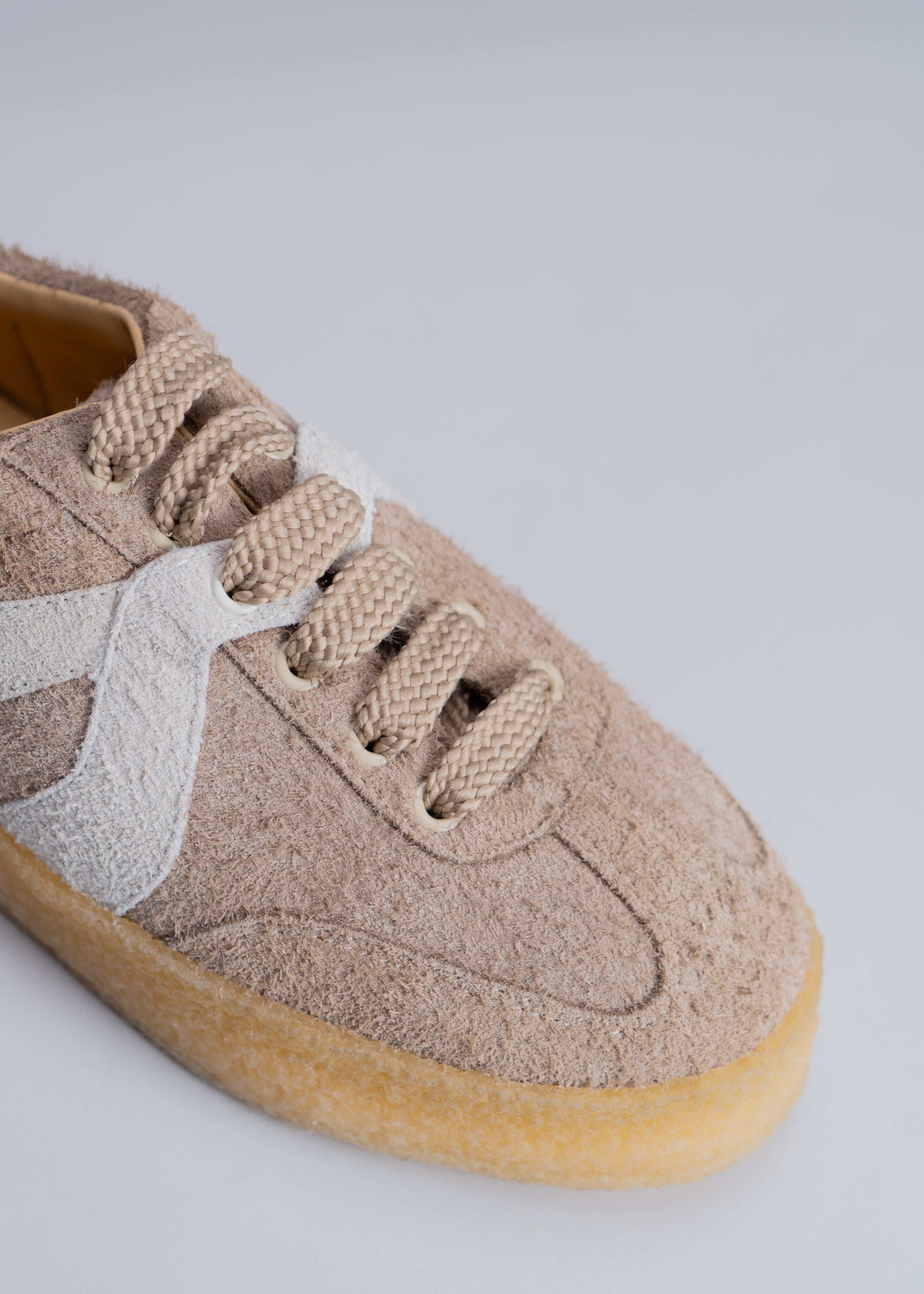 PERSIS - SNEAKER TAUPE IN CAMOSCIO LAVATO