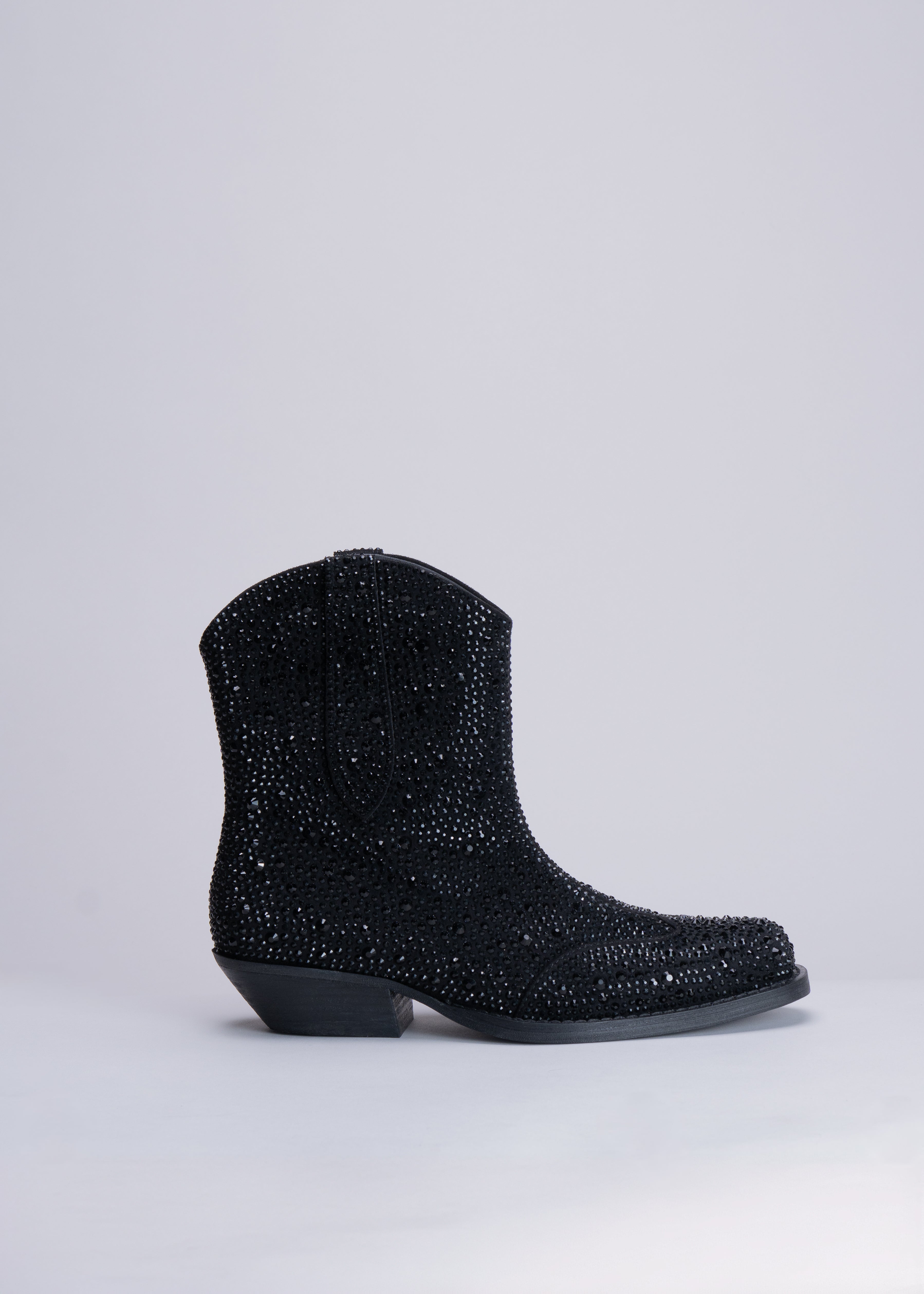 PAIGE - BLACK TEXANO WITH CRYSTALS