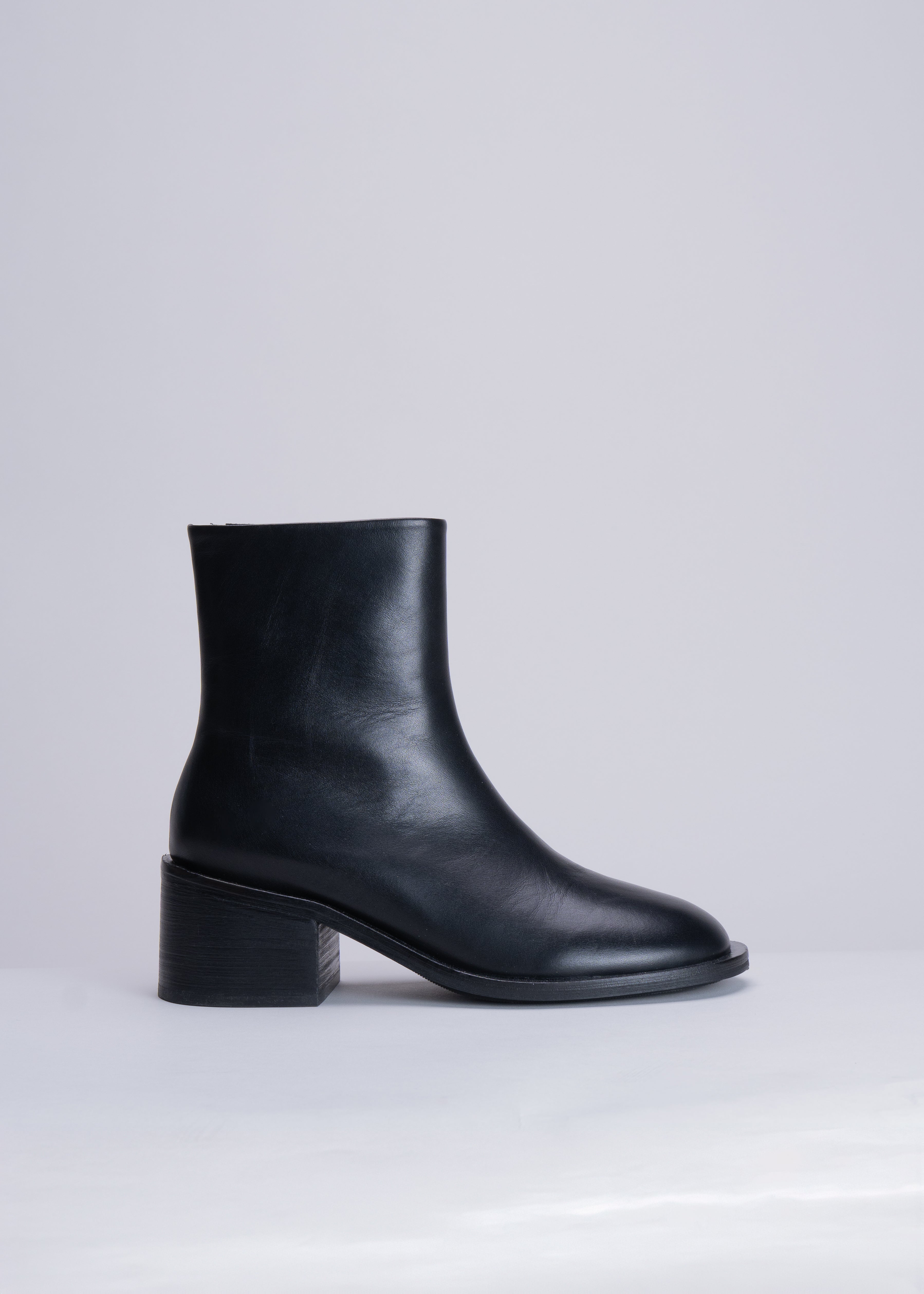 PALOMA - BLACK CALF LEATHER ANKLE BOOT