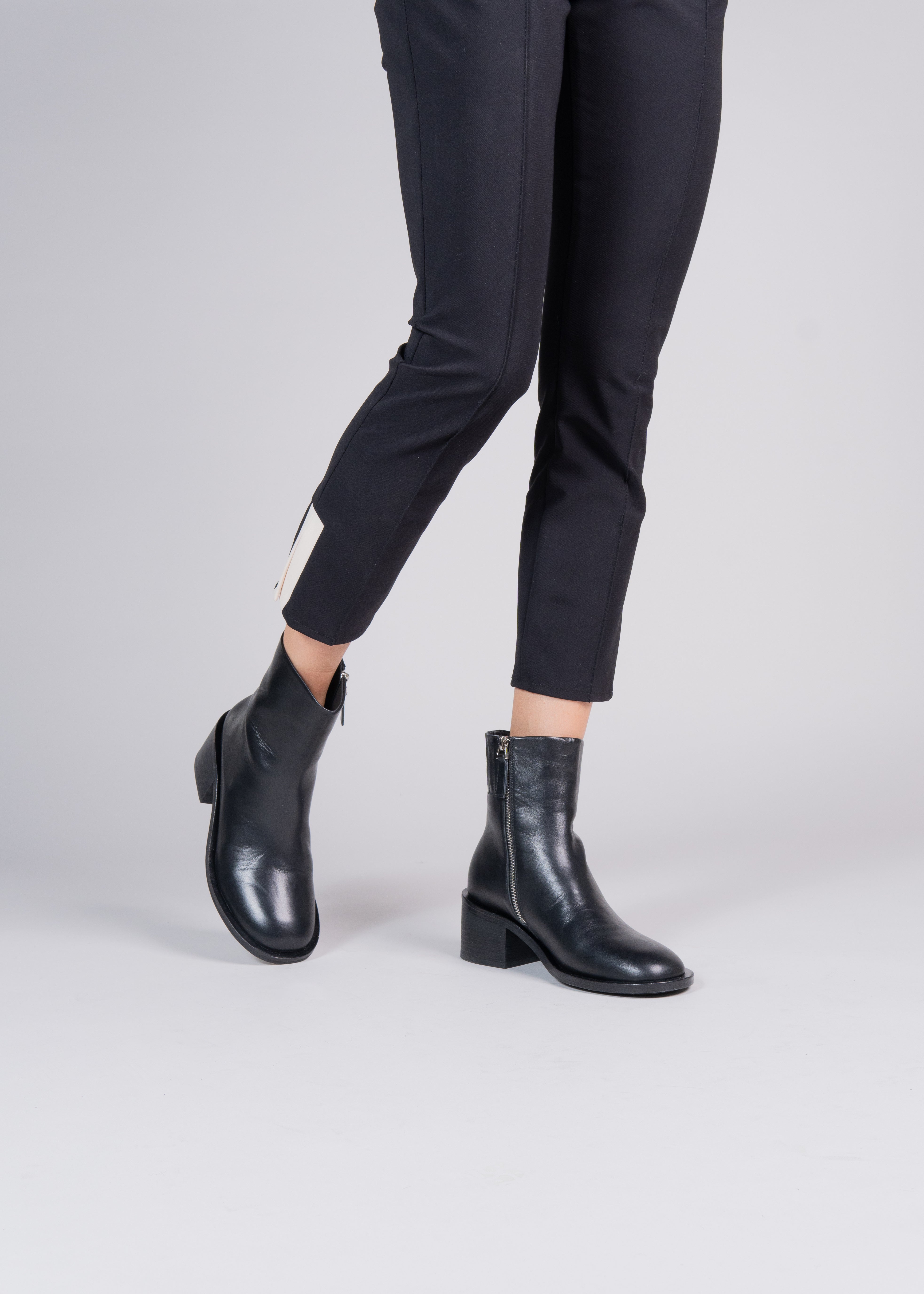 PALOMA - BLACK CALF LEATHER ANKLE BOOT