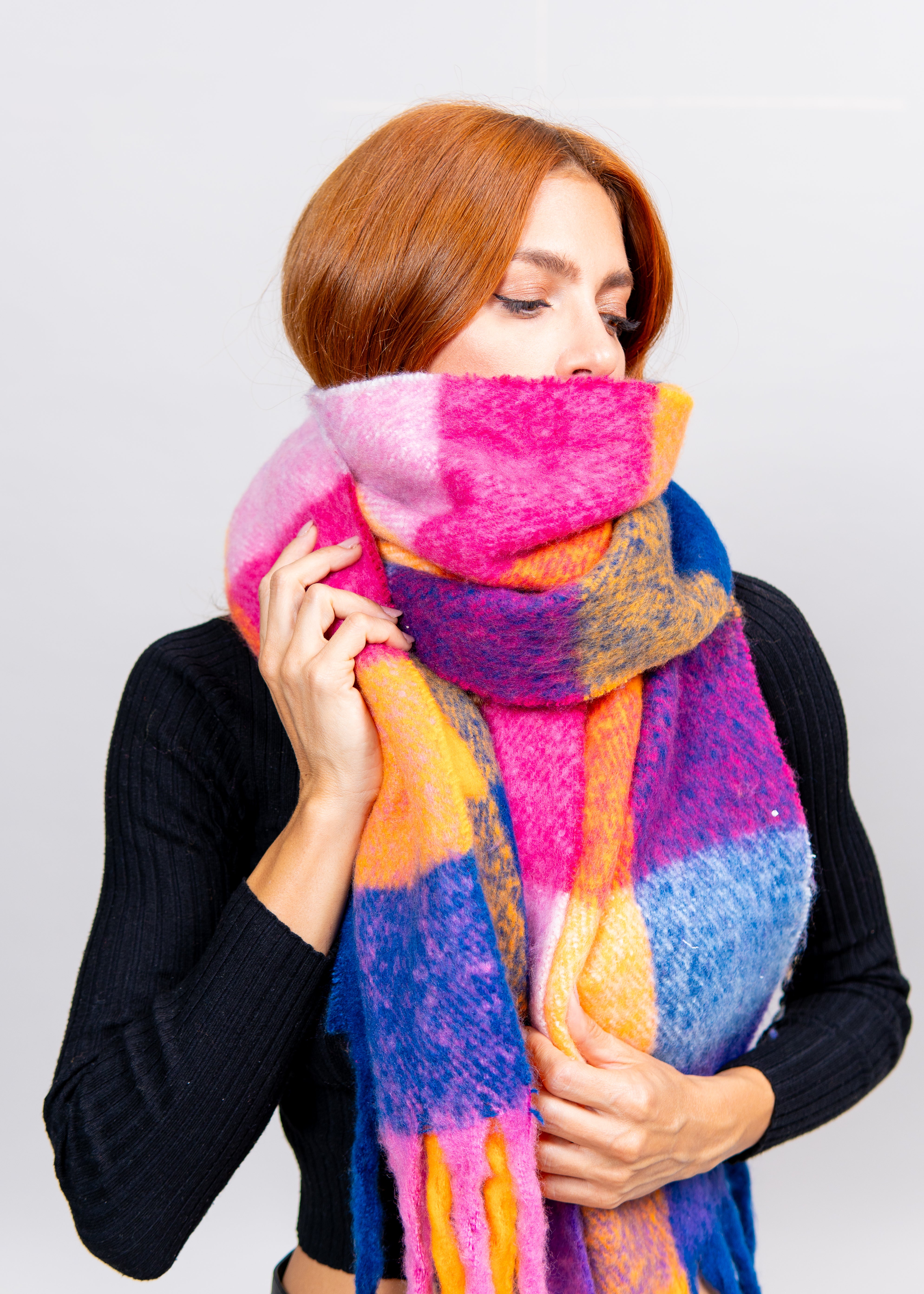 PLUME - SCIARPA A SCACCHI IN ARANCIONE FLUO, FUCSIA E BLU CON FRANGE