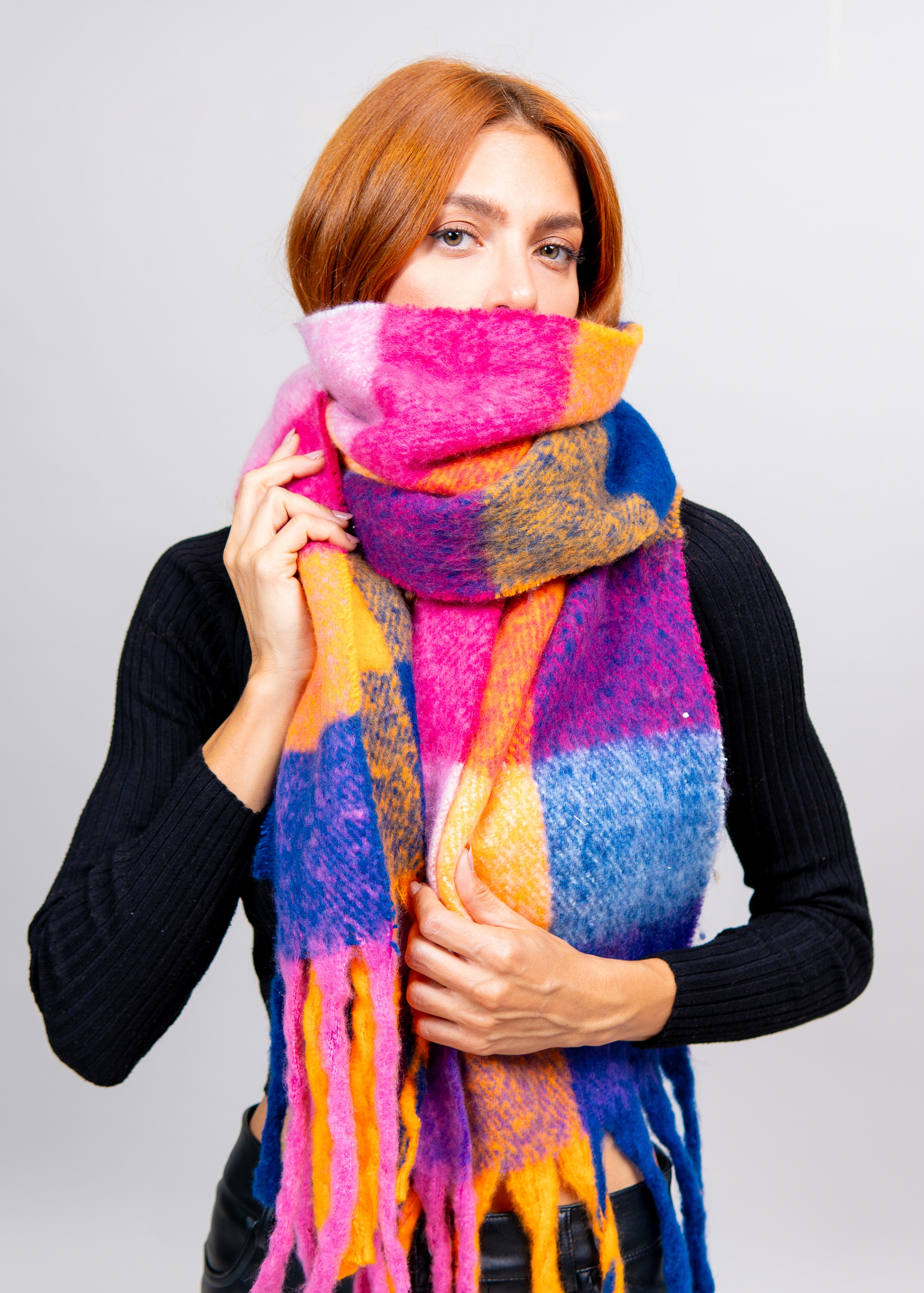 PLUME - SCIARPA A SCACCHI IN ARANCIONE FLUO, FUCSIA E BLU CON FRANGE