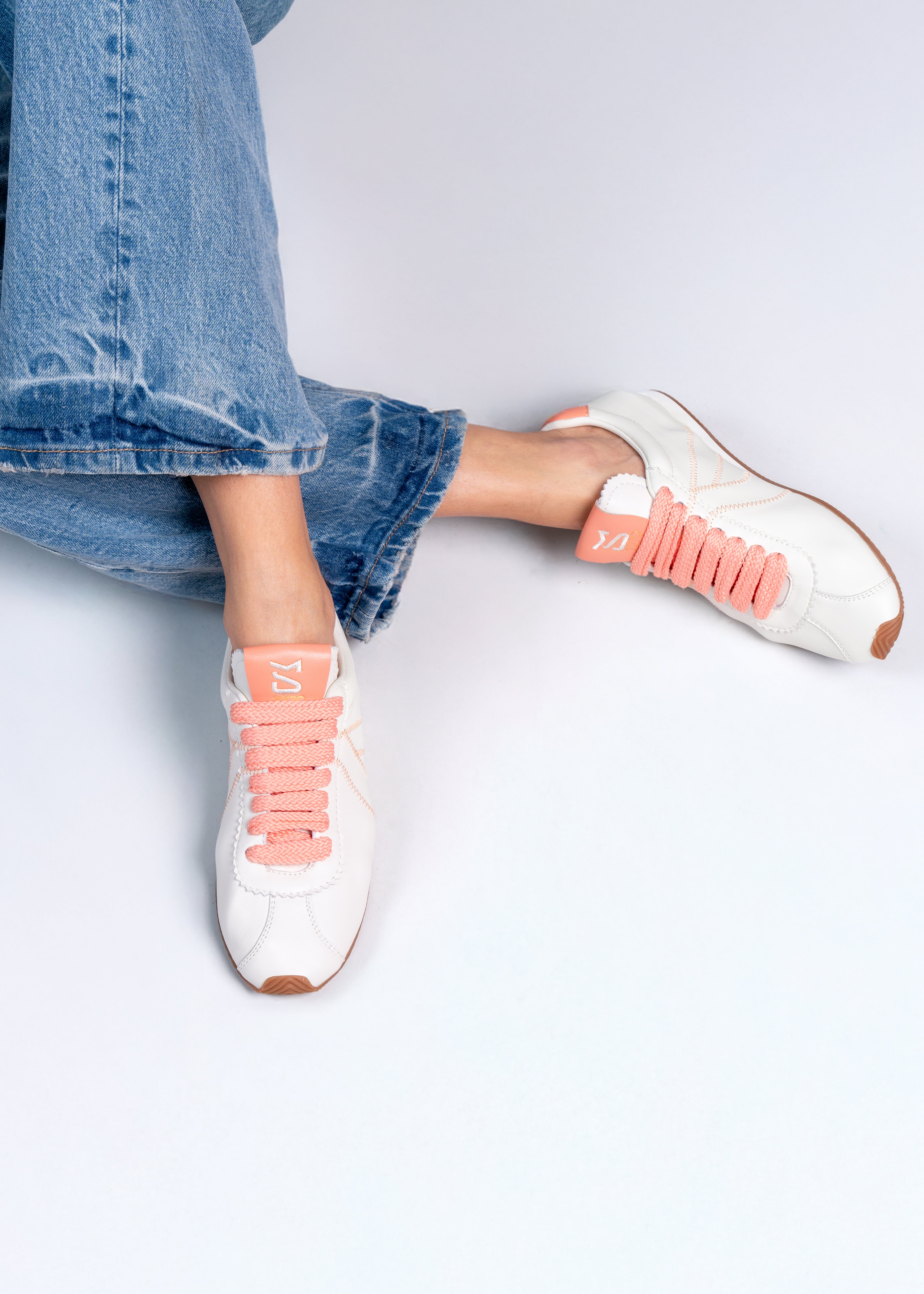 RIANNA - SNEAKER IN WHITE NAPPA WITH CORAL CONTRASTS