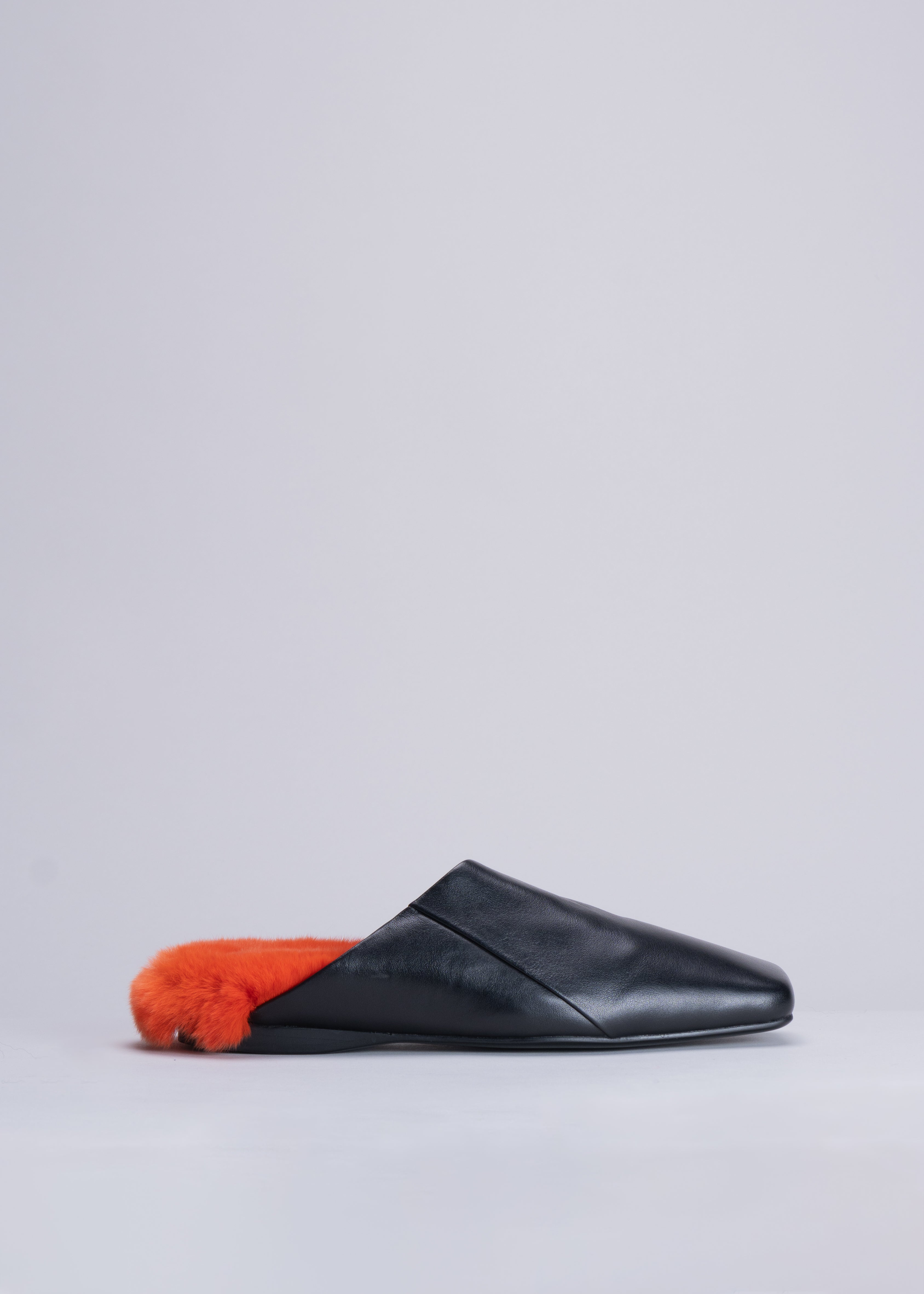 PARIGI - BLACK SLIPPERS WITH RED IN CALF LATHER